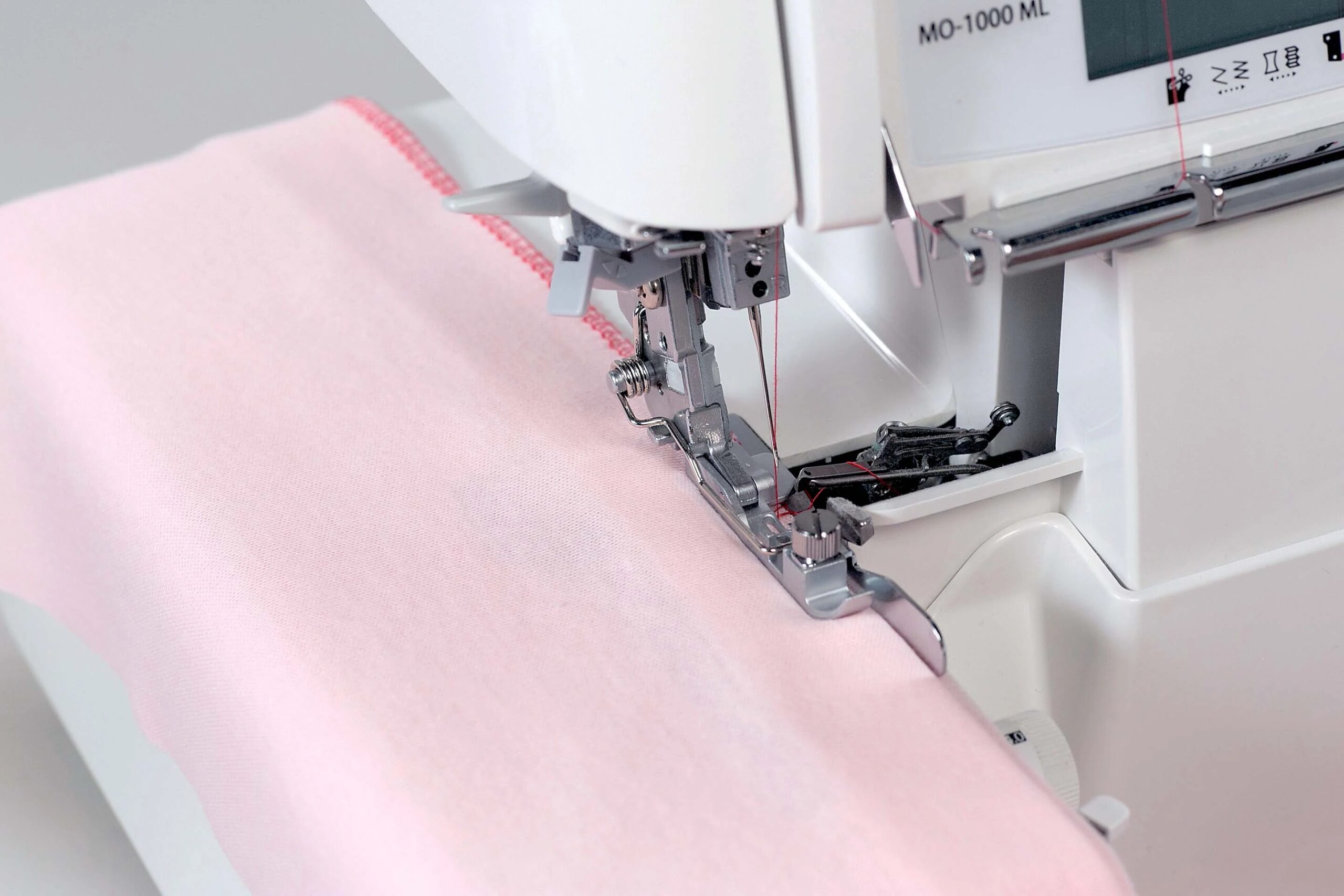 16MO_Blind_Stitch_Presser_Foot_For_Right_Needle-1